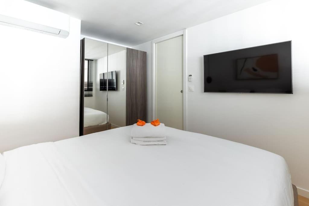 Invalides Palais Bourbon Luxueux Appartement 4P パリ エクステリア 写真