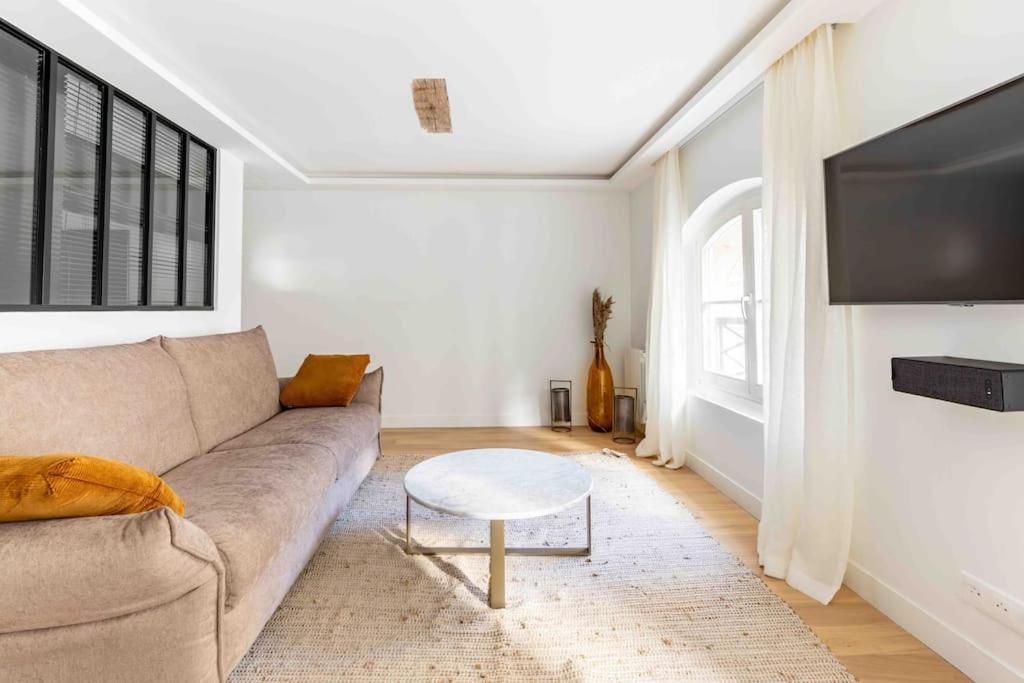 Invalides Palais Bourbon Luxueux Appartement 4P パリ エクステリア 写真