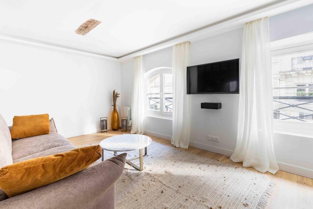 Invalides Palais Bourbon Luxueux Appartement 4P パリ エクステリア 写真